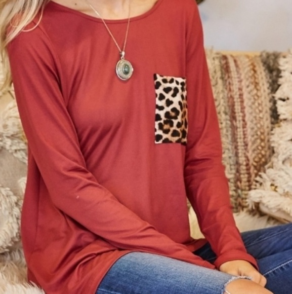 Rust Color Top, Leopard pocket - Picture 2 of 4